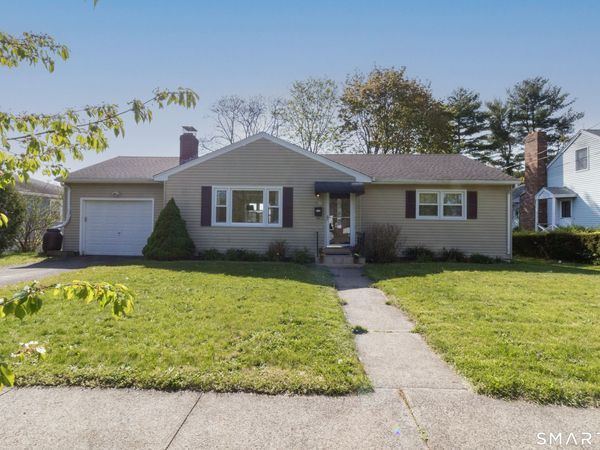 30 Hopkins, New Haven, CT 06512