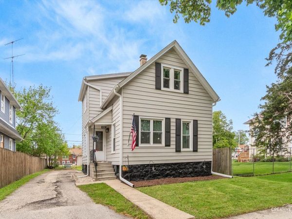921 Clement Street , Joliet, IL 60435