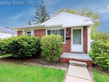 14211 Manhattan Street, Oak Park, MI 48237