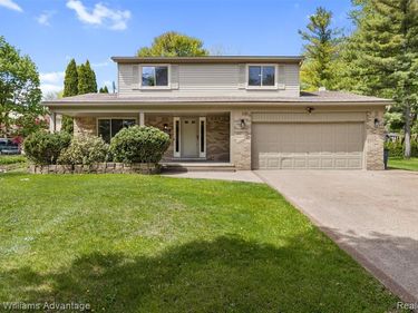 4061 Middlebury Drive, Troy, MI 48085