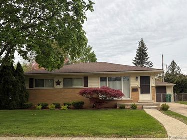 6915 Dover Street, Garden City, MI 48135
