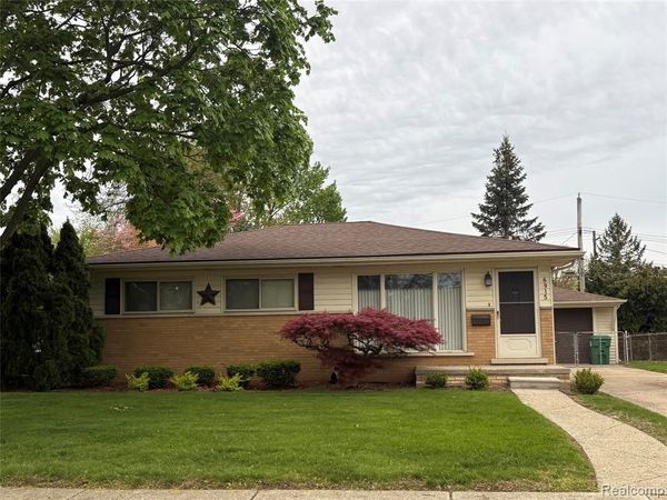 6915 Dover Street, Garden City, MI 48135