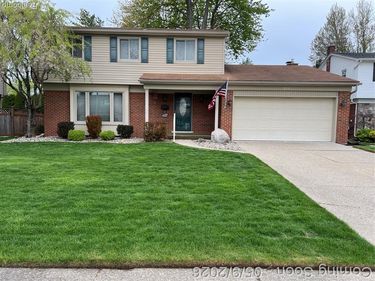 2140 Gorno Court, Trenton, MI 48183