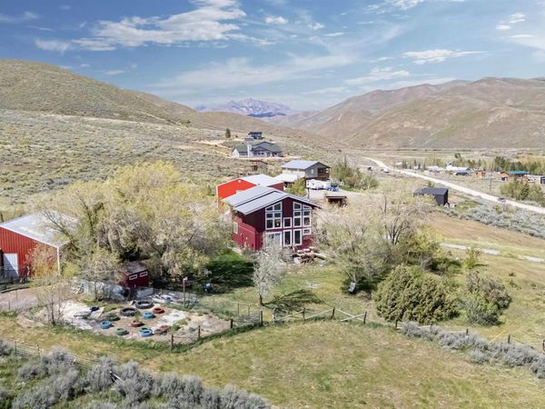 91 Willow Creek Rd, Fairfield, ID 83327