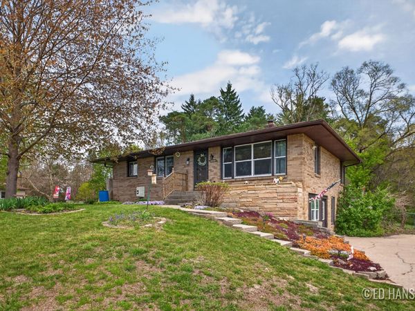6044 Belmont Avenue NE, Belmont, MI 49306