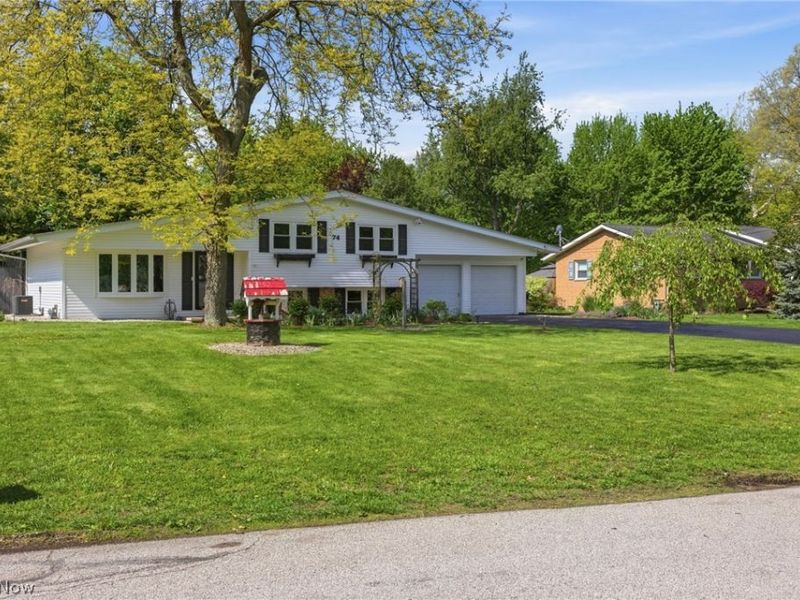 74 Melrose Drive, Painesville Township, OH 44077 Photo 4