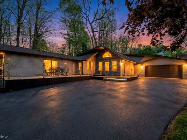 1361 Main Street , Lakemore, OH 44250
