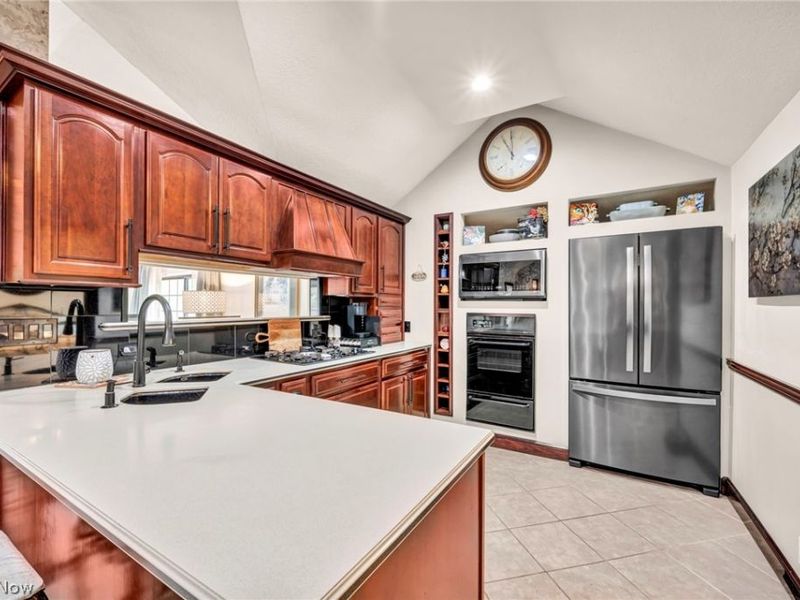 1361 Main Street, Lakemore, OH 44250 Photo 9