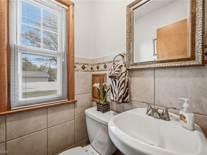 546 Perkinswood Boulevard NE, Warren, OH 44483 Photo 13