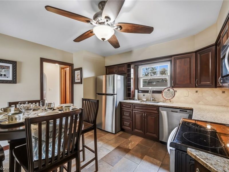 546 Perkinswood Boulevard NE, Warren, OH 44483 Photo 16