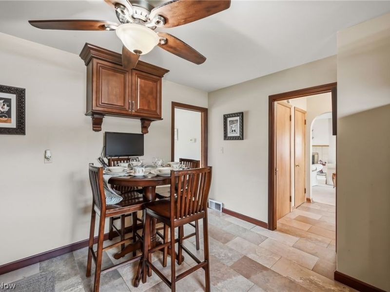 546 Perkinswood Boulevard NE, Warren, OH 44483 Photo 17