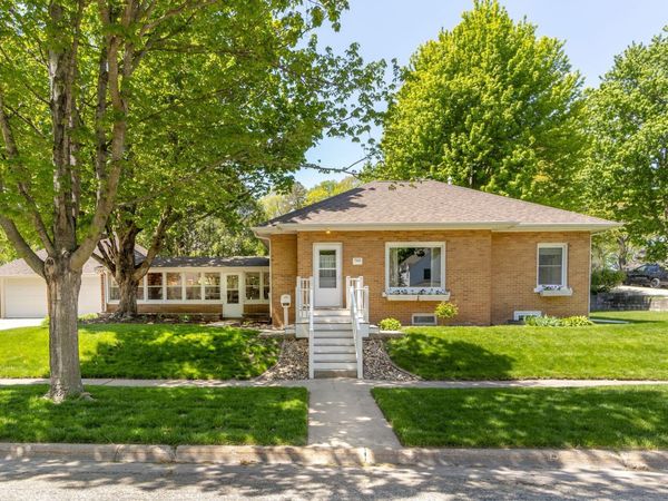 702 SE 2nd Street, Waverly, IA 50677