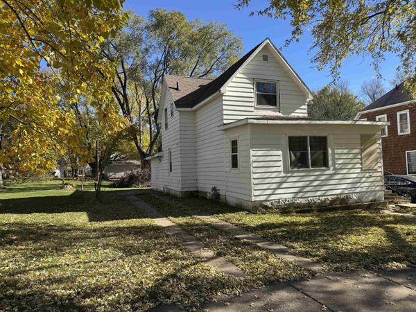 141 NW 2nd Avenue, Oelwein, IA 50662
