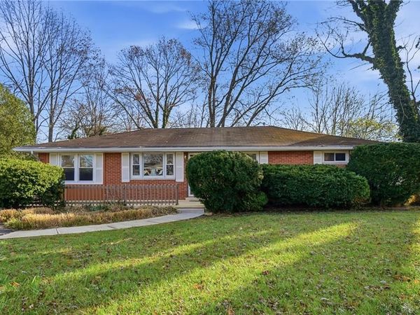 122 Parkhurst Road, Beavercreek, OH 45440