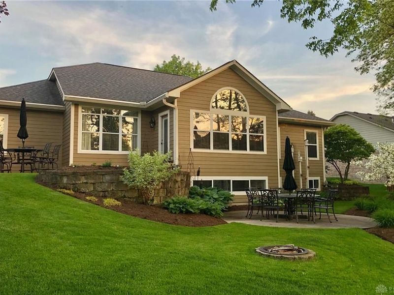 441 Maple Springs Drive, Dayton, OH 45458 Photo 2