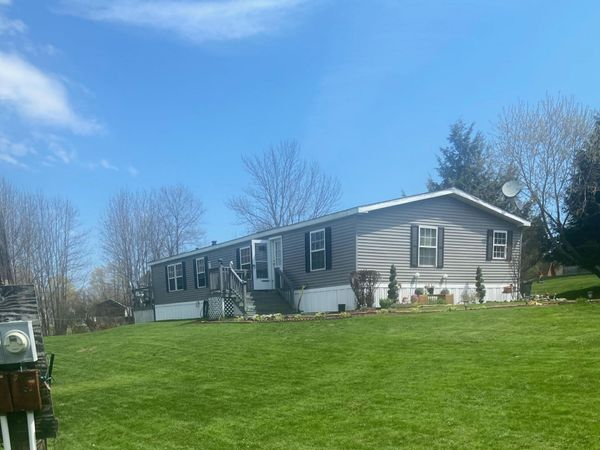 16 Averill Mobile Home Park, Benton, ME 04901