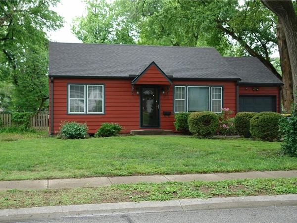 8212 Mackey Street, Overland Park, KS 66204