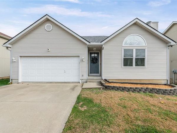 435 N Queen Ridge Avenue, Independence, MO 64056