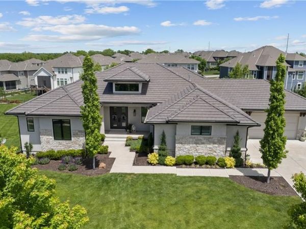 15709 El Monte Street, Overland Park, KS 66224