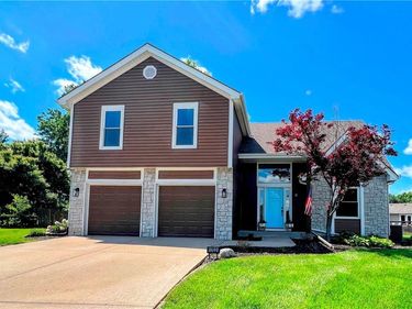 1702 NE 101st Court, Kansas City, MO 64155