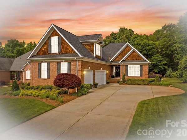 7767 St Andrews Lane, Denver, NC 28164
