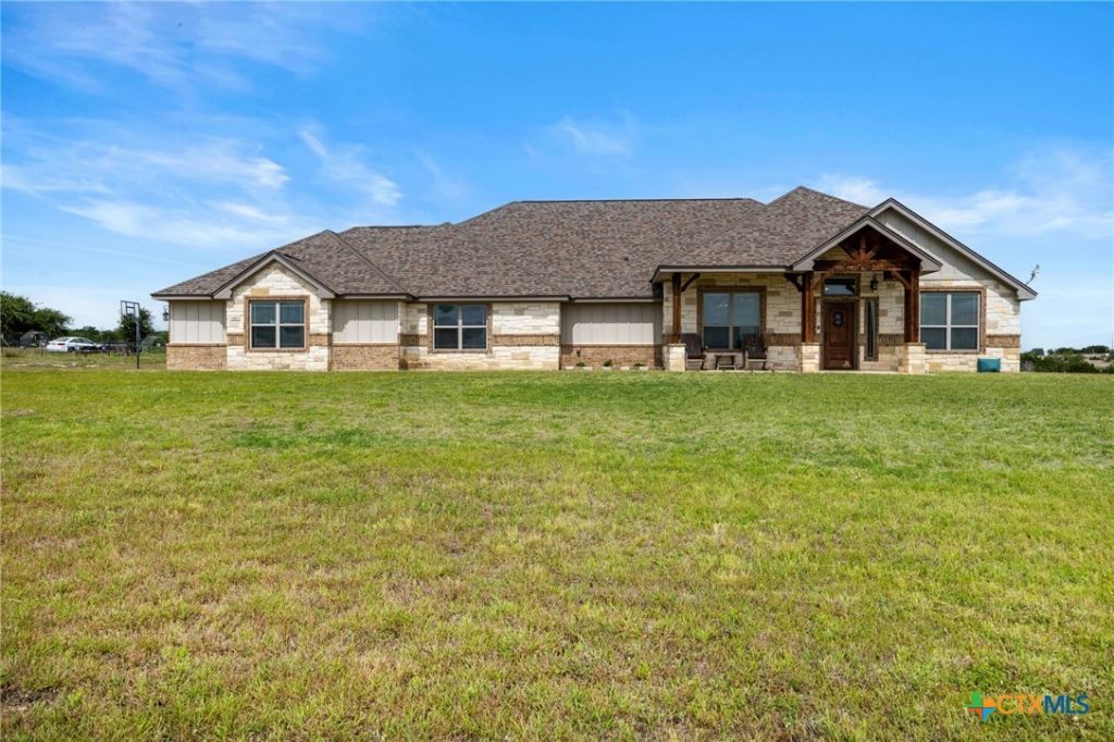 847 Twin Mountain Road, Copperas Cove, TX 76522 Main Photo