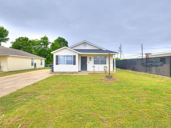 17 W Ross Avenue W, Sapulpa, OK 74066