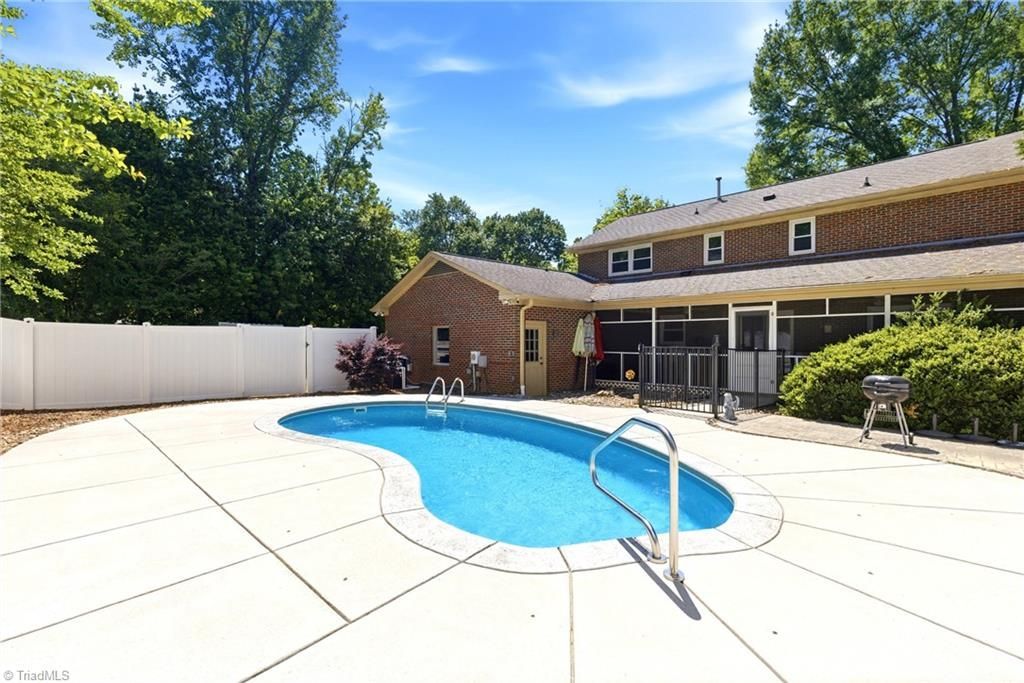 3604 Turnberry Lane, Greensboro, NC 27410 Main Photo