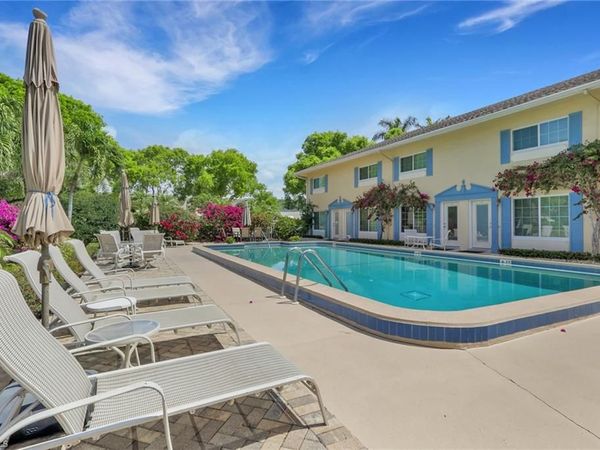 230 3rd AVE S, Unit 4, NAPLES, FL 34102