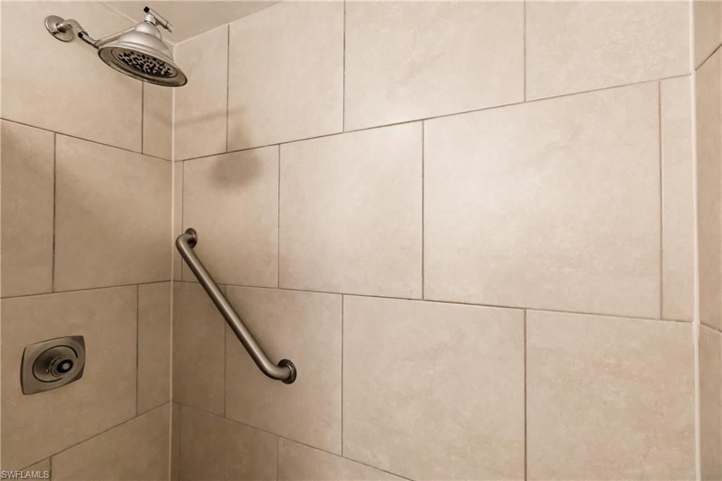 600 Neapolitan Way , Unit 152, Naples, FL 34103 Photo