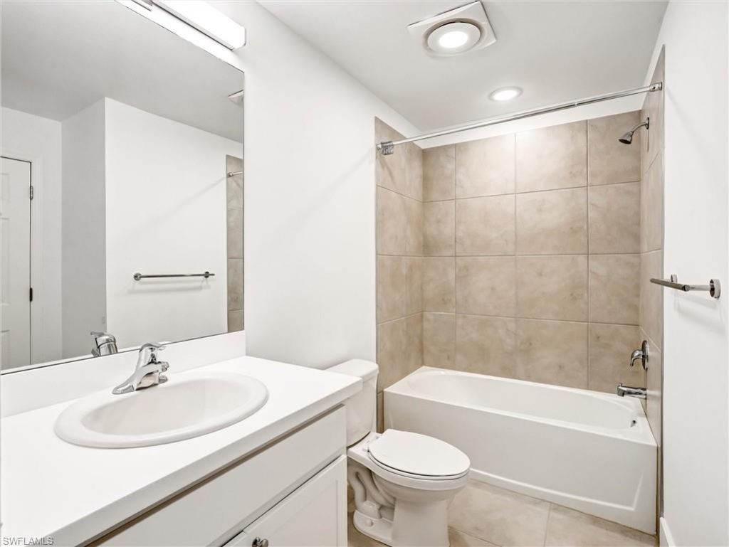 15359 Wildflower Cir, Naples, FL 34119 Photo