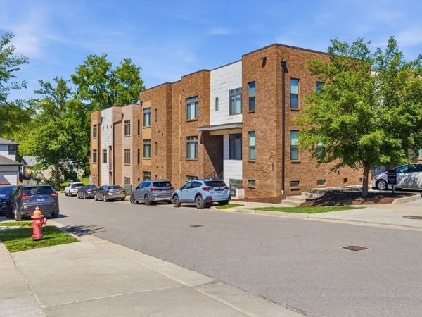 1608 Marshall Hollow Dr, Unit 102, Nashville, TN 37203