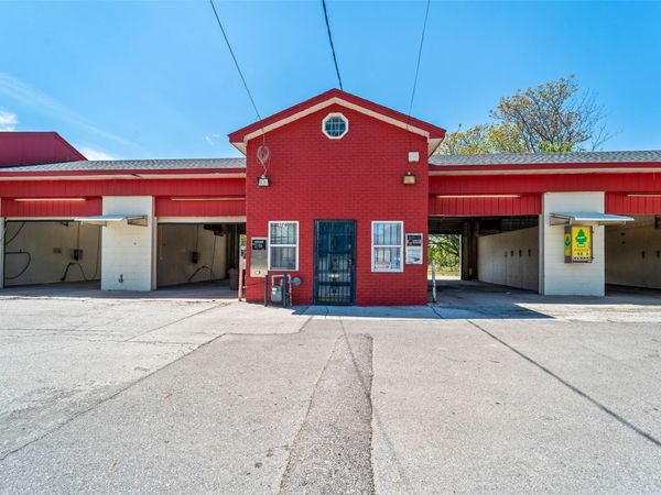 3740 Easton Boulevard, Des Moines, IA 50317