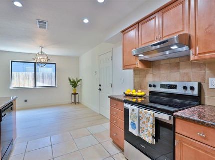 6821 Havenhurst Dr, Sacramento, CA 95831 Photo