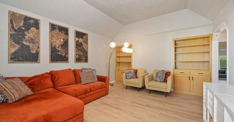819 Lake Front Dr, Sacramento, CA 95831 Photo