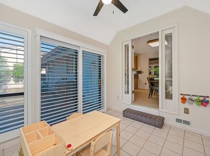 819 Lake Front Dr, Sacramento, CA 95831 Photo