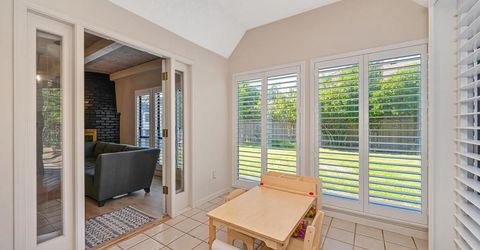 819 Lake Front Dr, Sacramento, CA 95831 Photo