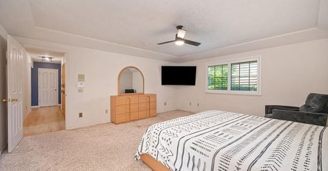 819 Lake Front Dr, Sacramento, CA 95831 Photo