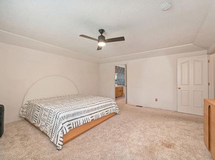 819 Lake Front Dr, Sacramento, CA 95831 Photo