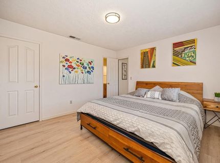 819 Lake Front Dr, Sacramento, CA 95831 Photo