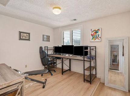 819 Lake Front Dr, Sacramento, CA 95831 Photo