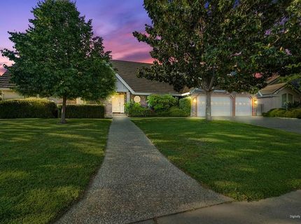 819 Lake Front Dr, Sacramento, CA 95831 Photo