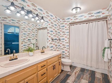 819 Lake Front Dr, Sacramento, CA 95831 Photo