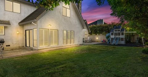 819 Lake Front Dr, Sacramento, CA 95831 Photo