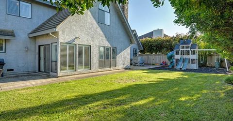 819 Lake Front Dr, Sacramento, CA 95831 Photo