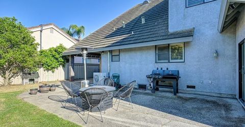 819 Lake Front Dr, Sacramento, CA 95831 Photo
