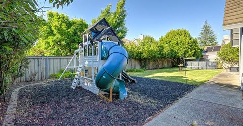 819 Lake Front Dr, Sacramento, CA 95831 Photo