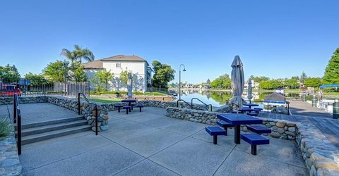 819 Lake Front Dr, Sacramento, CA 95831 Photo