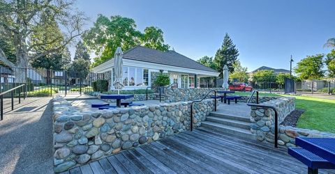819 Lake Front Dr, Sacramento, CA 95831 Photo