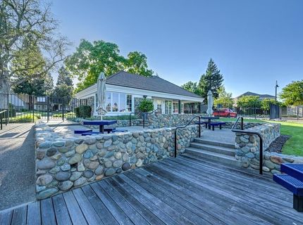 819 Lake Front Dr, Sacramento, CA 95831 Photo
